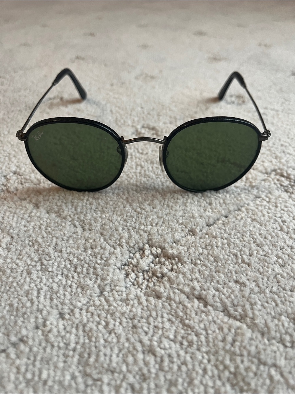 Ray-Ban Round Sunglasses - Black Frame with Green Lenses